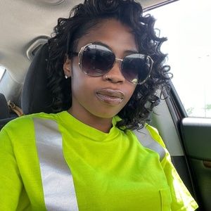 Meet your Posher, Monika